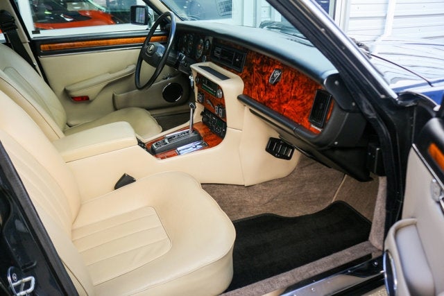 1987 Jaguar XJ6 Vanden Plas