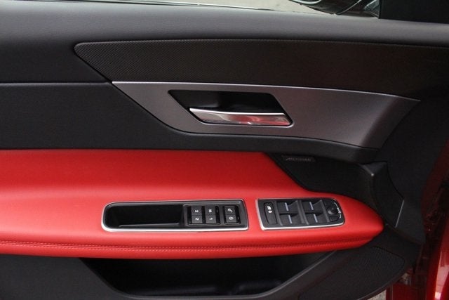 2016 Jaguar XF 35t R-Sport