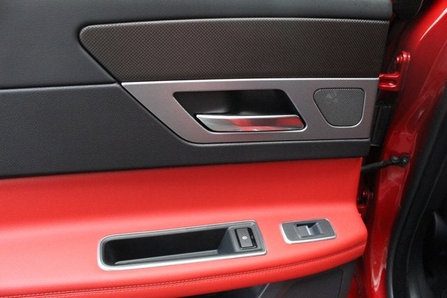 2016 Jaguar XF 35t R-Sport