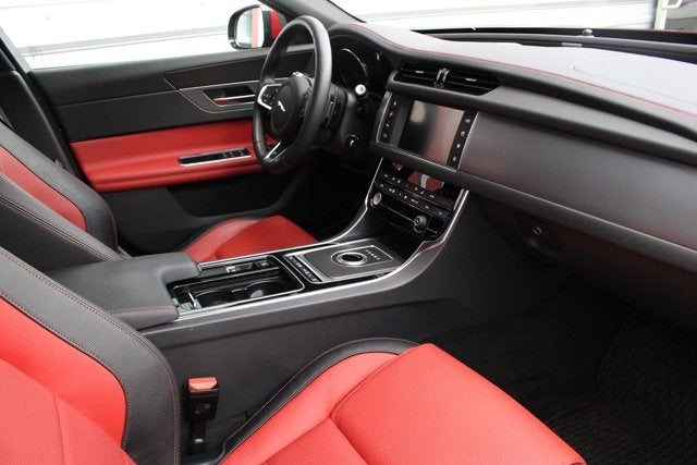 2016 Jaguar XF 35t R-Sport