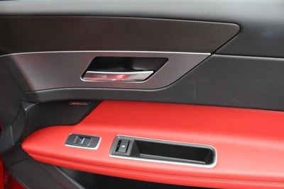 2016 Jaguar XF 35t R-Sport