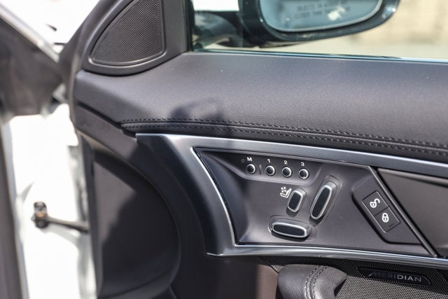 2019 Jaguar F-TYPE P300