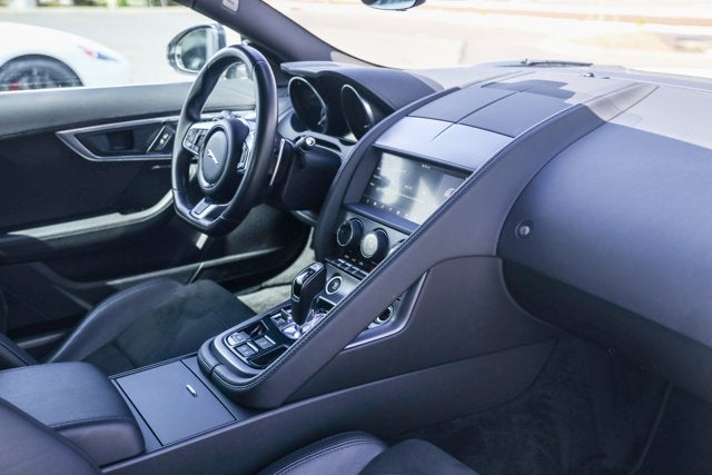 2019 Jaguar F-TYPE P300