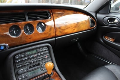 2000 Jaguar XK8 2dr Cpe