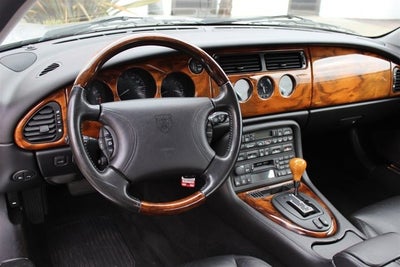 2000 Jaguar XK8 2dr Cpe