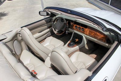 2000 Jaguar XK8 2dr Convertible