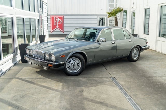 1987 Jaguar XJ12 Sovereign