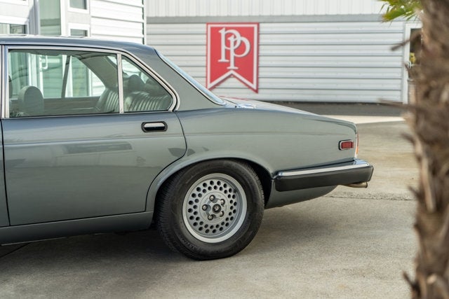 1987 Jaguar XJ12 Sovereign