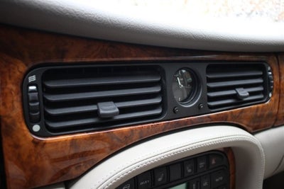 1998 Jaguar XJ8 Vanden Plas