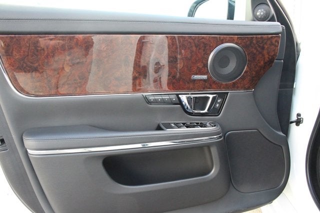 2016 Jaguar XJ R-Sport