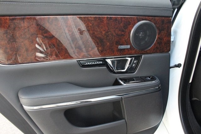 2016 Jaguar XJ R-Sport