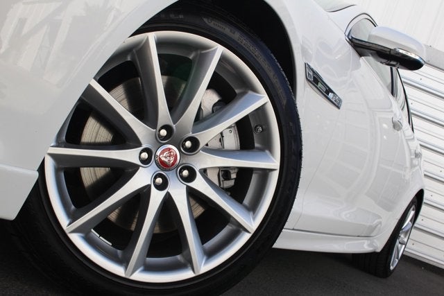 2016 Jaguar XJ R-Sport