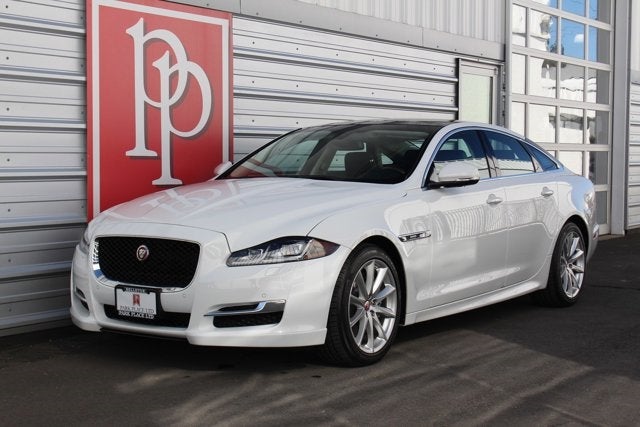 2016 Jaguar XJ R-Sport