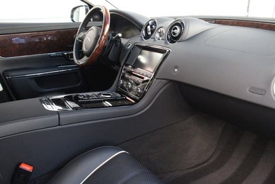 2016 Jaguar XJ R-Sport
