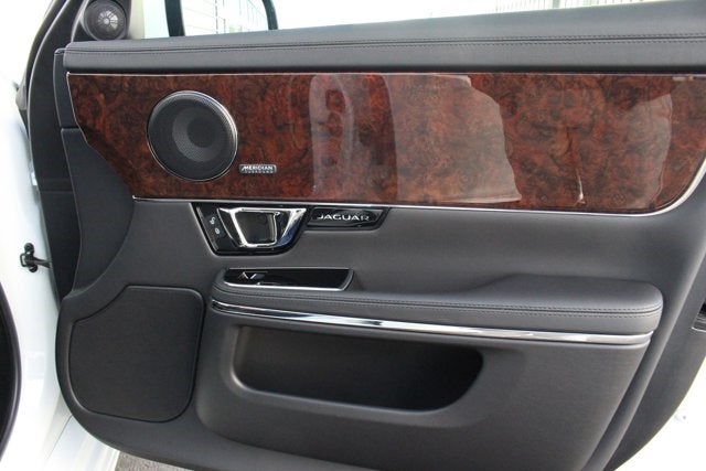 2016 Jaguar XJ R-Sport