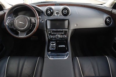 2016 Jaguar XJ R-Sport