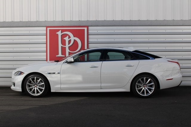 2016 Jaguar XJ R-Sport