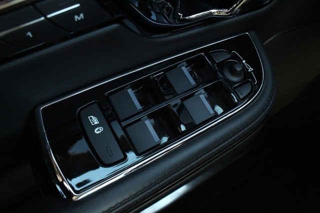 2016 Jaguar XJ R-Sport