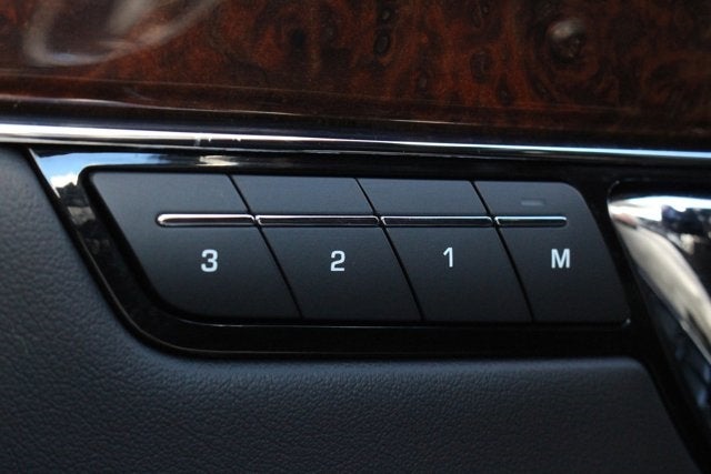 2016 Jaguar XJ R-Sport