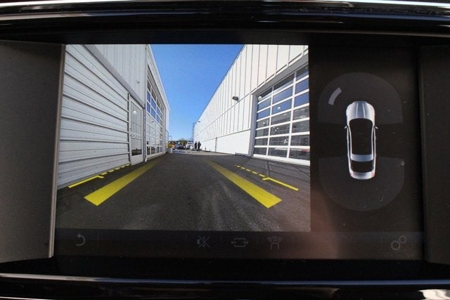 2016 Jaguar XJ R-Sport