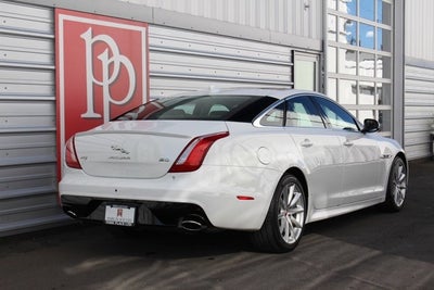 2016 Jaguar XJ R-Sport