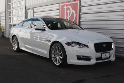 2016 Jaguar XJ R-Sport