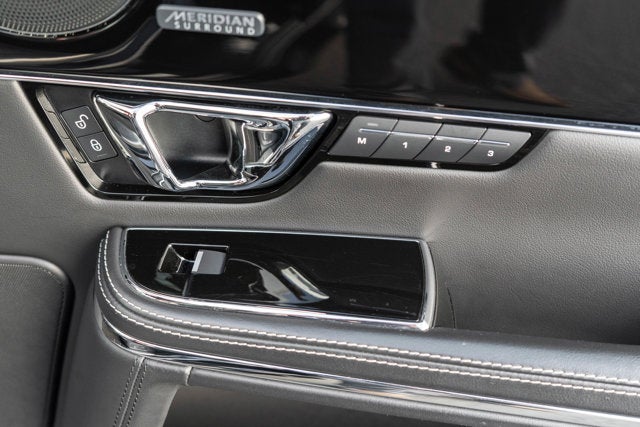 2015 Jaguar XJ 4dr Sdn RWD