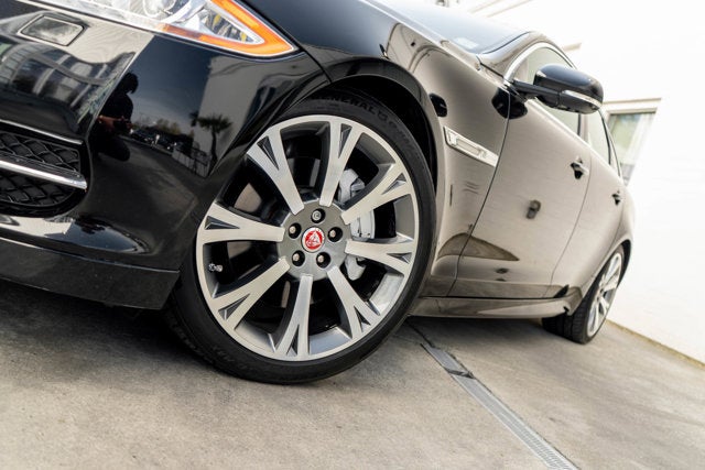 2015 Jaguar XJ 4dr Sdn RWD