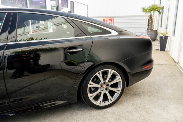 2015 Jaguar XJ 4dr Sdn RWD