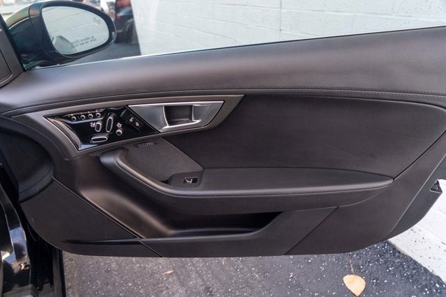 2015 Jaguar F-TYPE V8 R