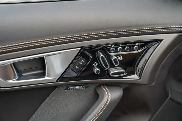 2015 Jaguar F-TYPE V8 R