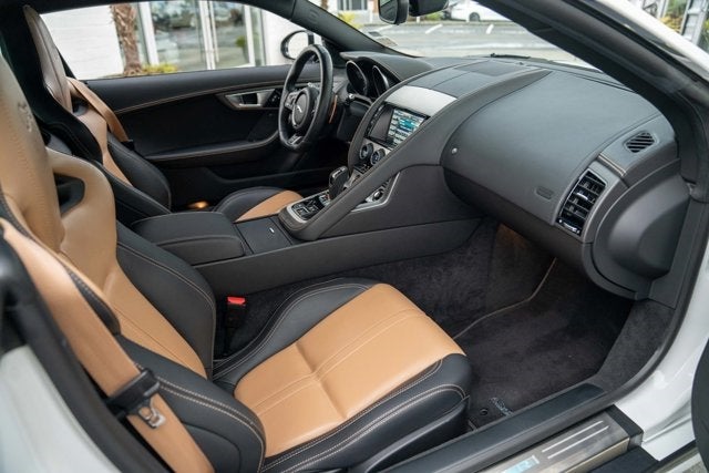 2015 Jaguar F-TYPE V8 R