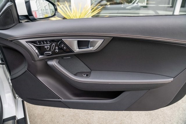 2015 Jaguar F-TYPE V8 R