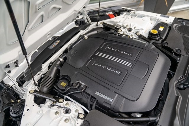 2015 Jaguar F-TYPE V8 R