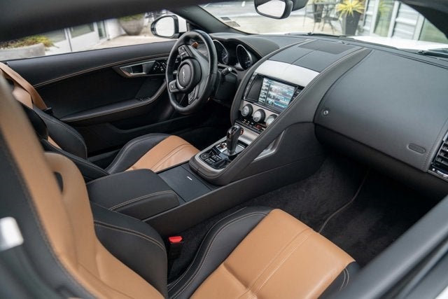 2015 Jaguar F-TYPE V8 R