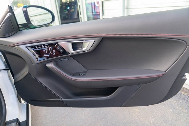 2015 Jaguar F-TYPE V8 R