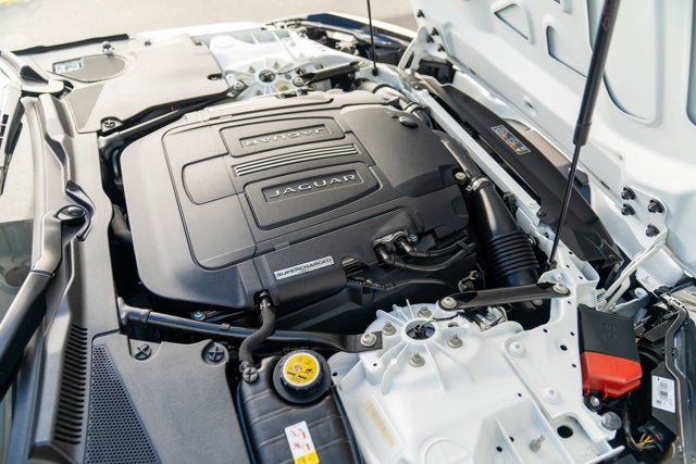 2015 Jaguar F-TYPE V8 R