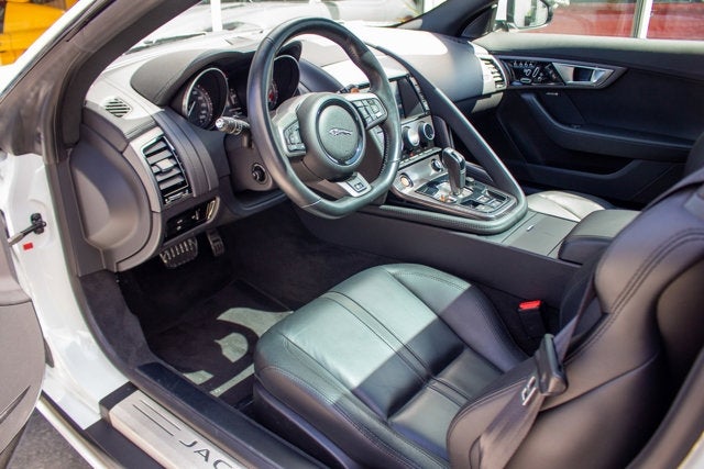 2015 Jaguar F-TYPE V8 R