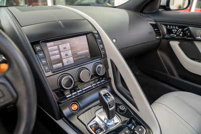 2014 Jaguar F-TYPE V8 S