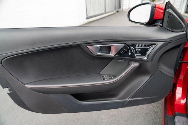 2014 Jaguar F-TYPE V8 S