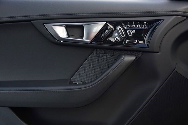 2014 Jaguar F-TYPE V8 S