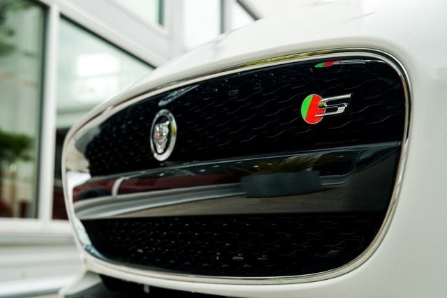 2014 Jaguar F-TYPE V8 S