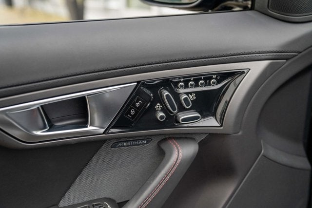 2014 Jaguar F-TYPE V8 S