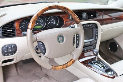 2004 Jaguar XJ-R XJR