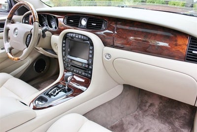 2004 Jaguar XJ-R XJR