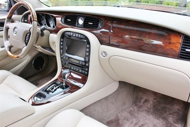 2004 Jaguar XJ-R XJR