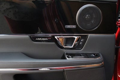 2016 Jaguar XJ R-Sport