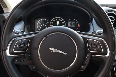 2016 Jaguar XJ R-Sport