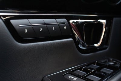 2016 Jaguar XJ R-Sport