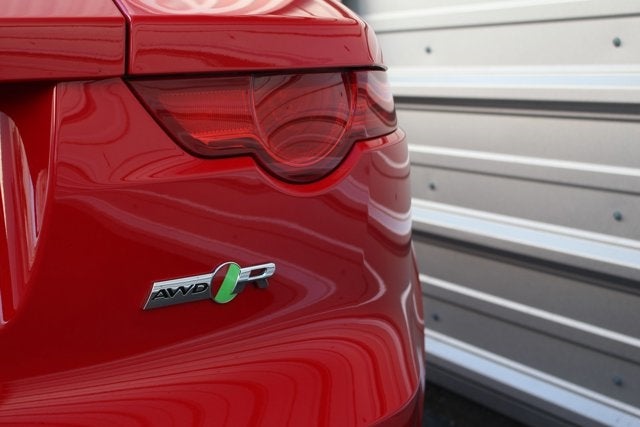2016 Jaguar F-TYPE R